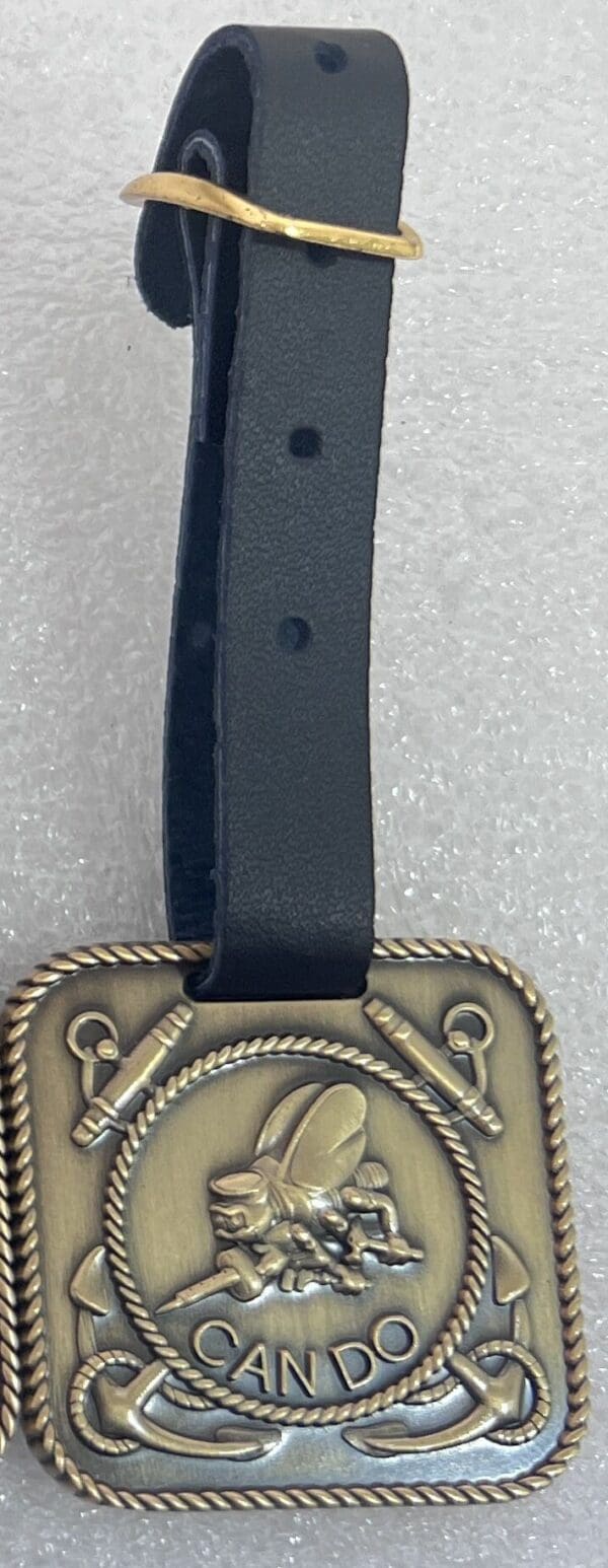 A close up of the strap on a luggage tag